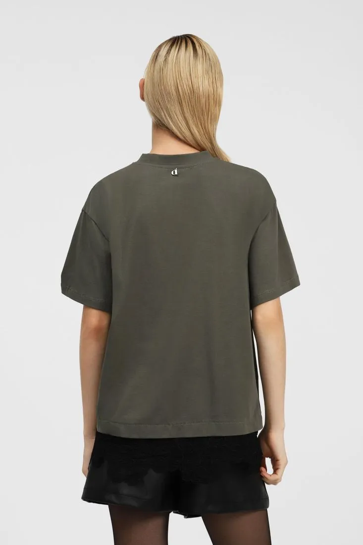  Short-sleeved t-shirt with lace    